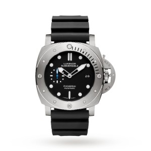Panerai Submersible Men Automatic Black Rubber Watch PAM01305
